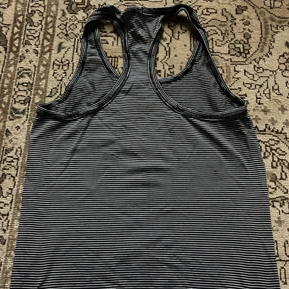 Lululemon Swiftly Tech Tank - Picture 4 of 4